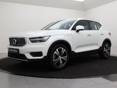 Volvo XC40 - T4 PLUG-IN HYBRID MOMENTUM LEDER STOELVERWARMING NAVI PARK ASSIS
