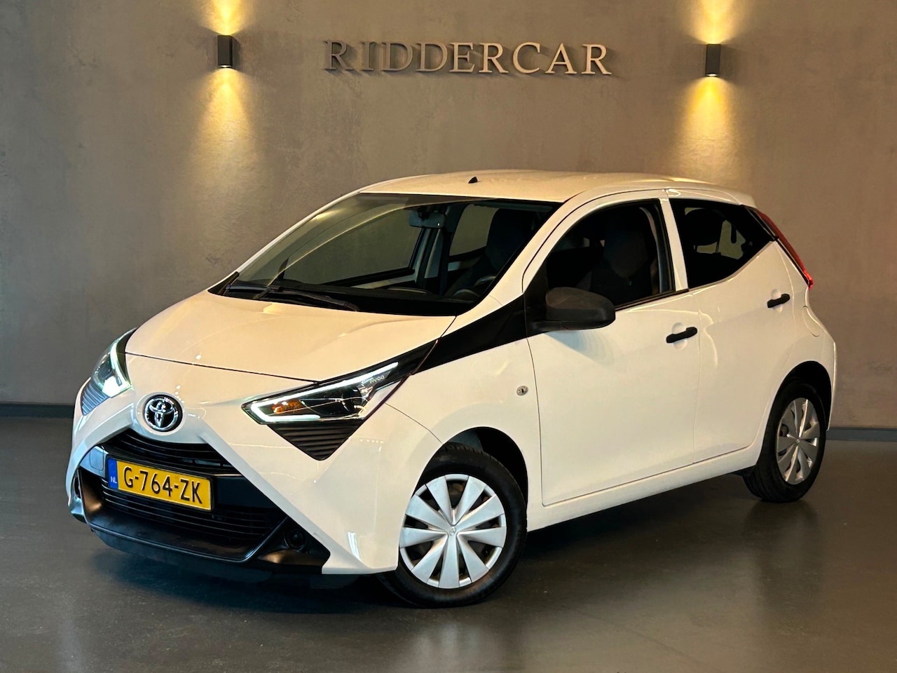 Toyota Aygo - 1.0 VVT-i x-fun 1.0 VVT-i x-fun - AutoWereld.nl