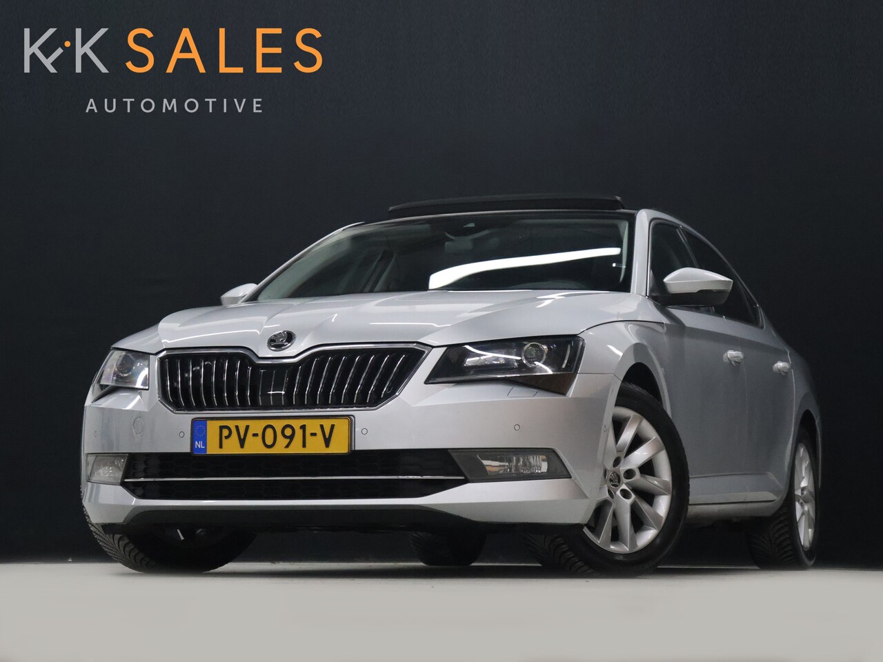 Skoda Superb - 1.4 TSI ACT Style Business [SCHUIFKANTELDAK, ADAPTIVE CRUISECONTROL, APPLECARPLAY, ANDROID - AutoWereld.nl