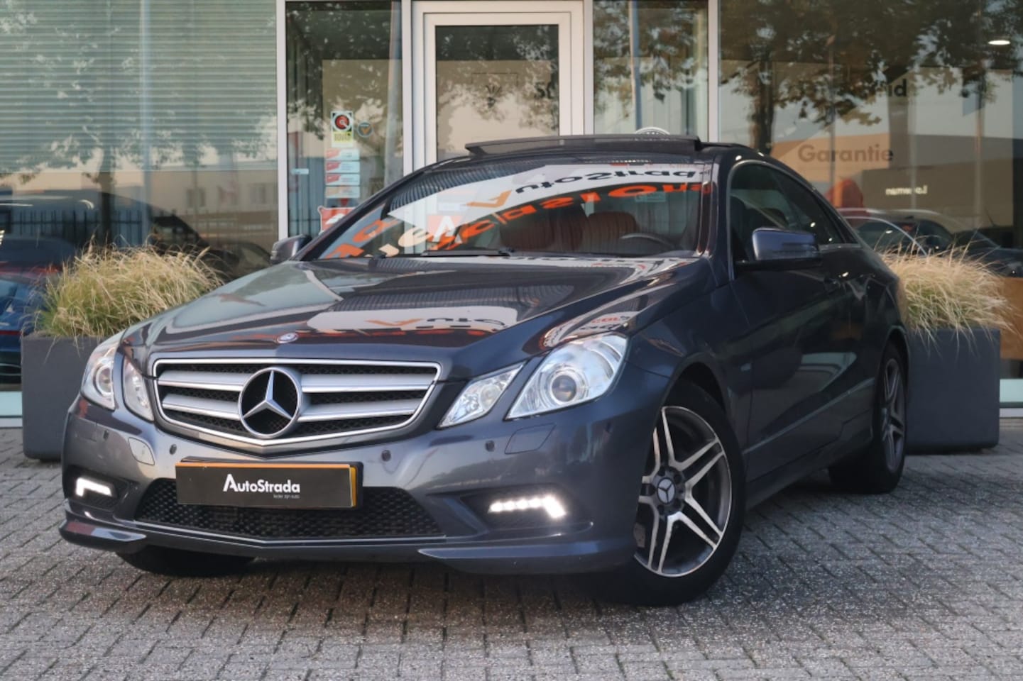 Mercedes-Benz E-klasse Coupé - E250CGI AUT5 W212 BlueEFFICIENCY Pano I Navigatie I Climate I Parkeersensoren I Leder - AutoWereld.nl