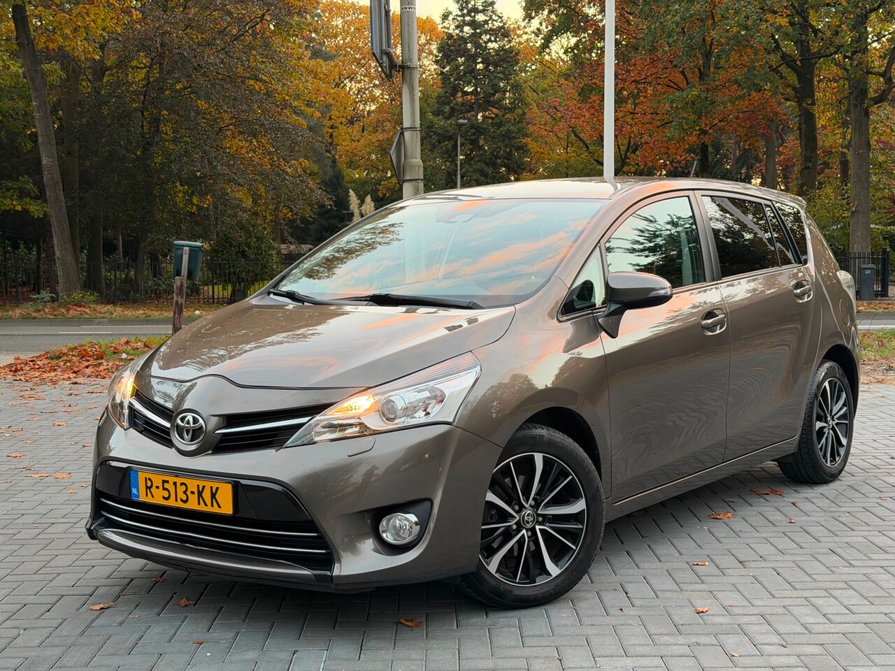 Toyota Verso - 1.8 VVT-i Dynamic 7p./Cruise/Navi/Line Assist/Camera/Trekhaak - AutoWereld.nl