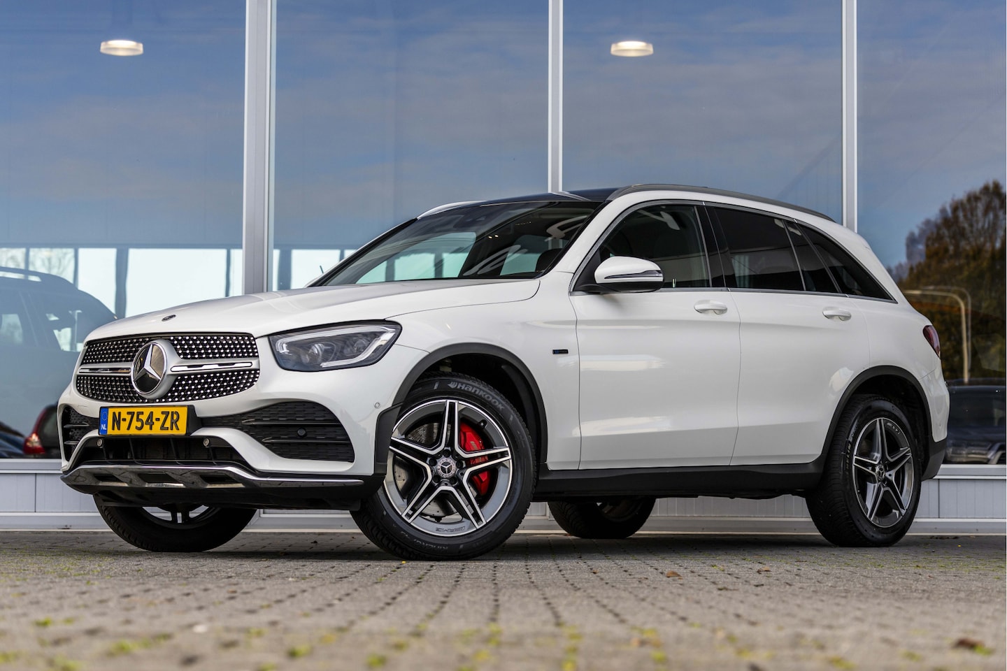Mercedes-Benz GLC-klasse - 300e 4MATIC 95% SOH | Pano | E-Trekhaak - AutoWereld.nl