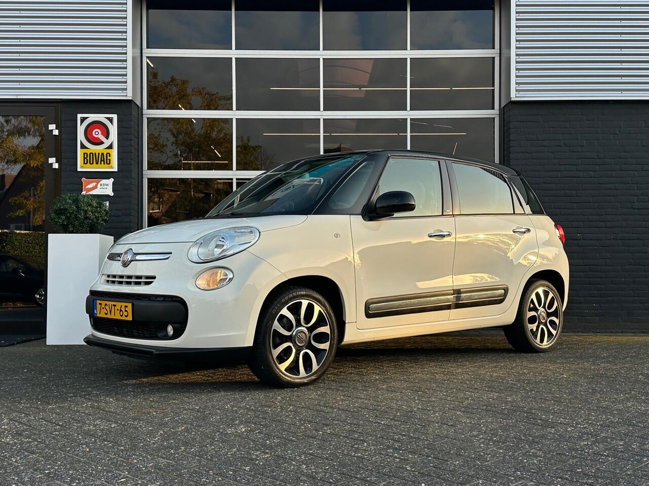 Fiat 500 L - 0.9 TwinAir Easy 0.9 TwinAir Easy, Airco, Bluetooth, Cruise, Navi, Pano, APK, PDC, NAP - AutoWereld.nl