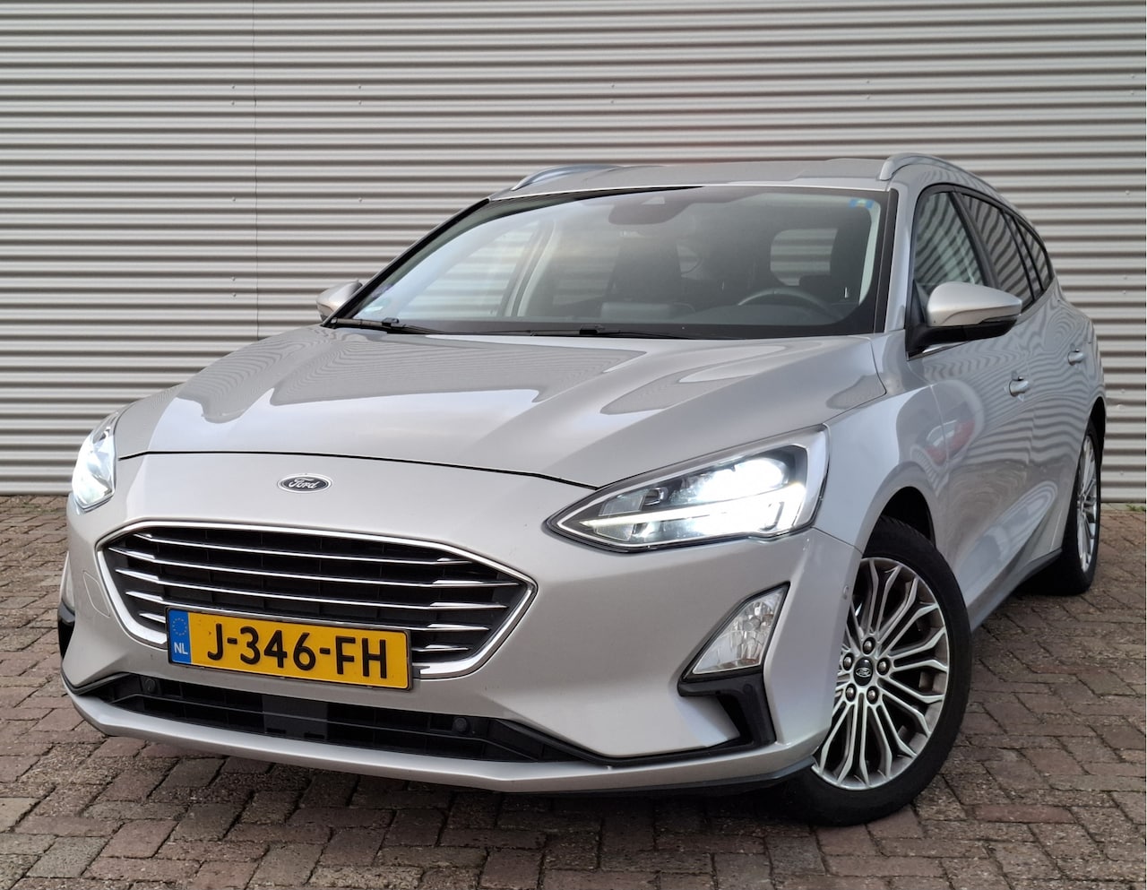 Ford Focus Wagon - 1.0 EcoBoost ST Line Business | Nieuw Binnen! | Winterpakket | Cruise | Trekhaak - AutoWereld.nl