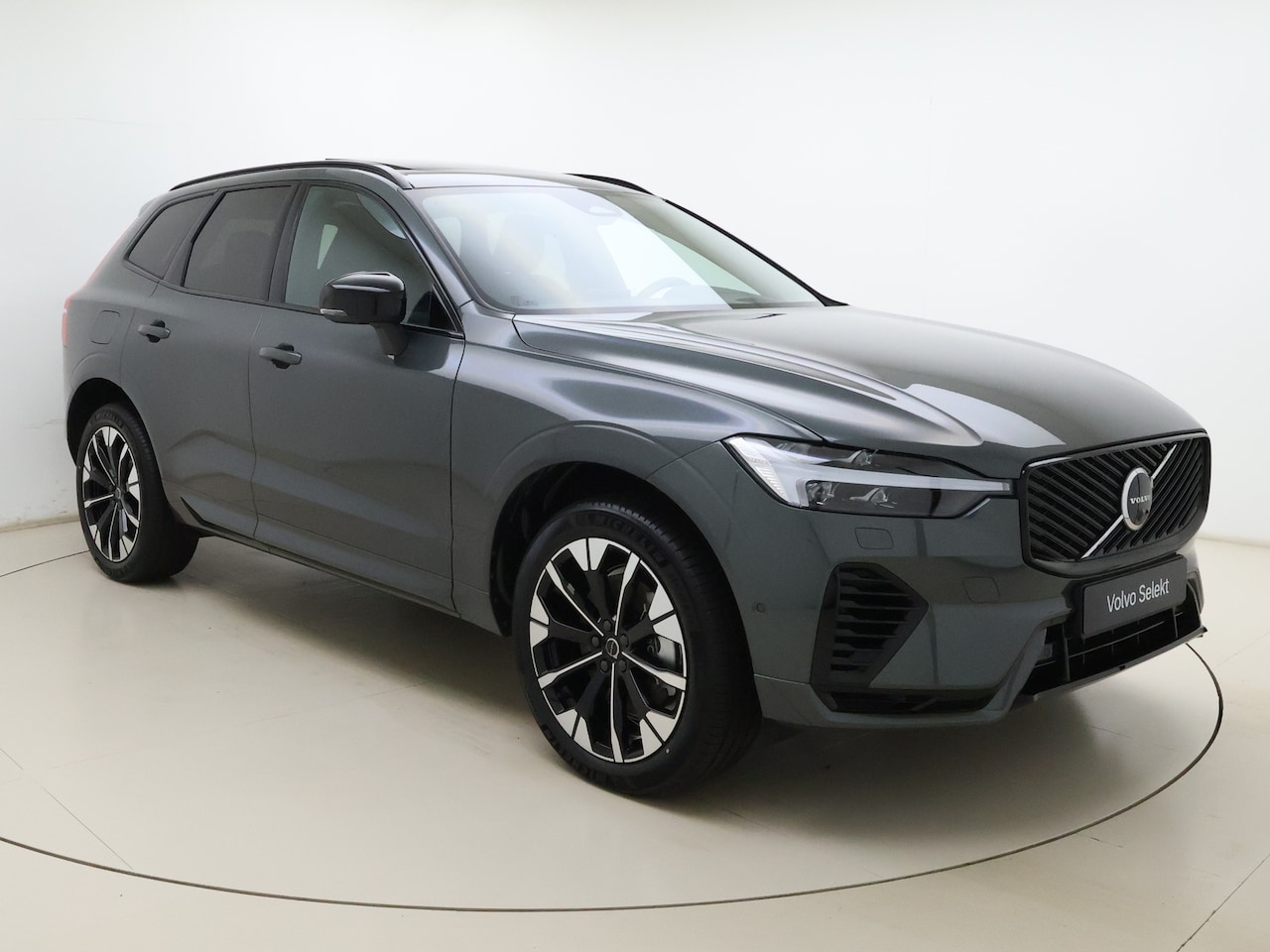 Volvo XC60 - T8 455PK AWD Plug-in hybrid Ultra Dark | 360° Camera | BLIS | Achterbank Verwarmd | Panora - AutoWereld.nl