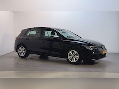 Volkswagen Golf - 1.0 TSI 110pk Life Sfeerverlichting Navigatie App-Connect DAB+