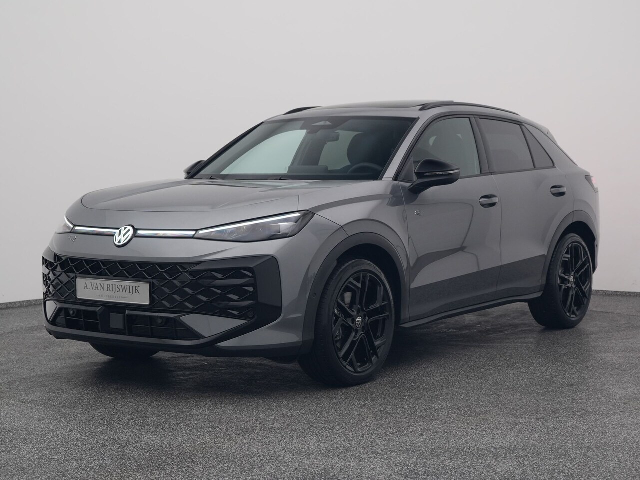 Volkswagen T-Roc - 1.5 eTSI R-Line NEW | PANO | CAMERA | ADAPTIVE | STOEL- EN STUURVERW. - AutoWereld.nl