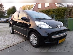 Peugeot 107 - 1.0-12V XS 5-deurs Airco