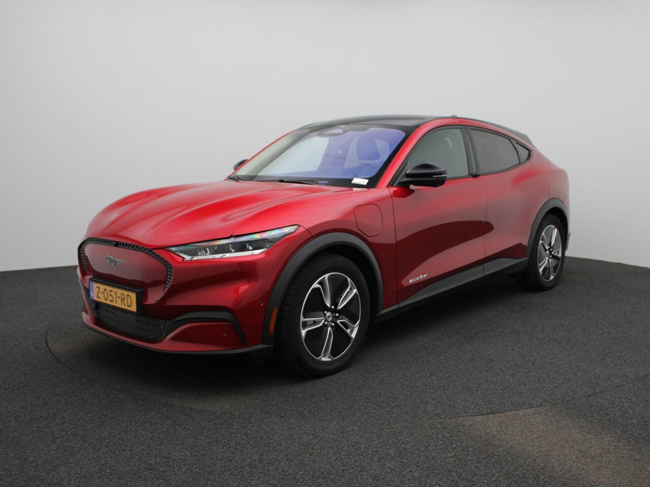 Ford Mustang Mach-E - Standard RWD 75 kWh Technologie Pack Plus | Panorama dak | Elektrisch verstelbare voorstoe - AutoWereld.nl