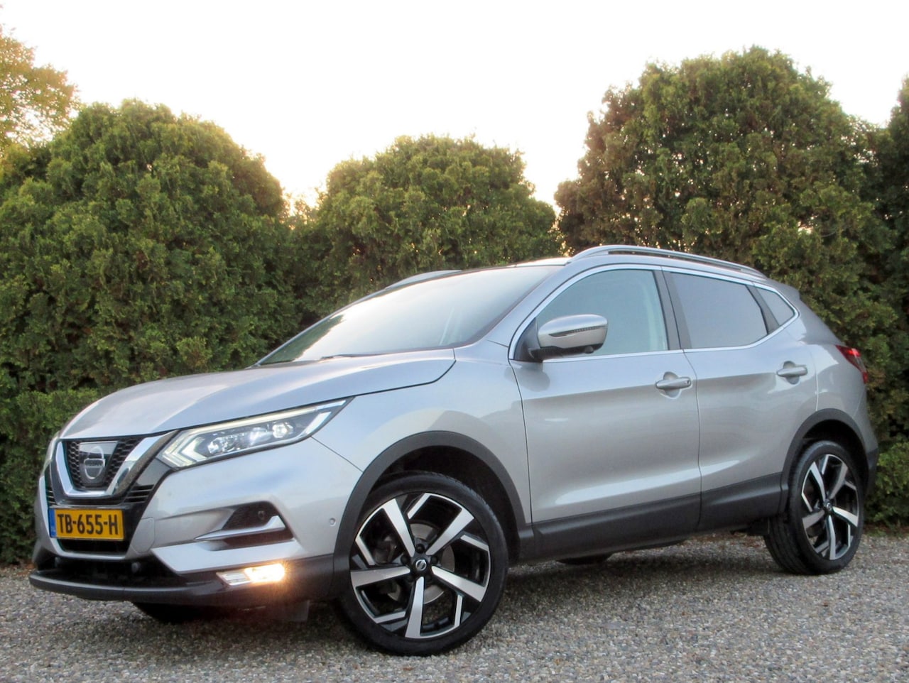 Nissan Qashqai - 1.6 Tekna+ 163pk * Trekhaak * Navi * Pano * - AutoWereld.nl