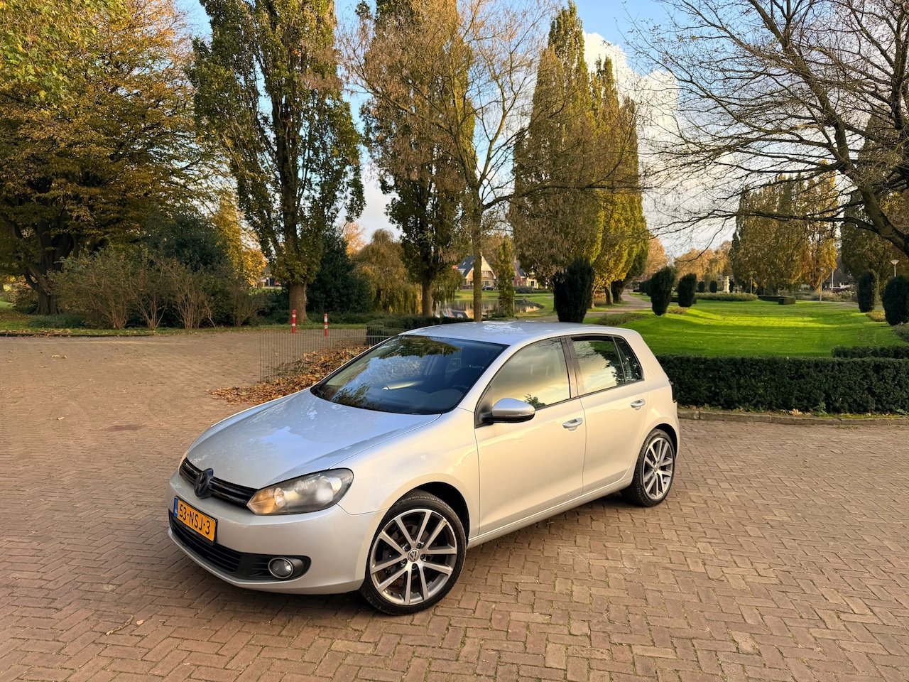 Volkswagen Golf - 1.2 TSI Tour BlueMotion | Airco | PDC | Nw.Ketting - AutoWereld.nl