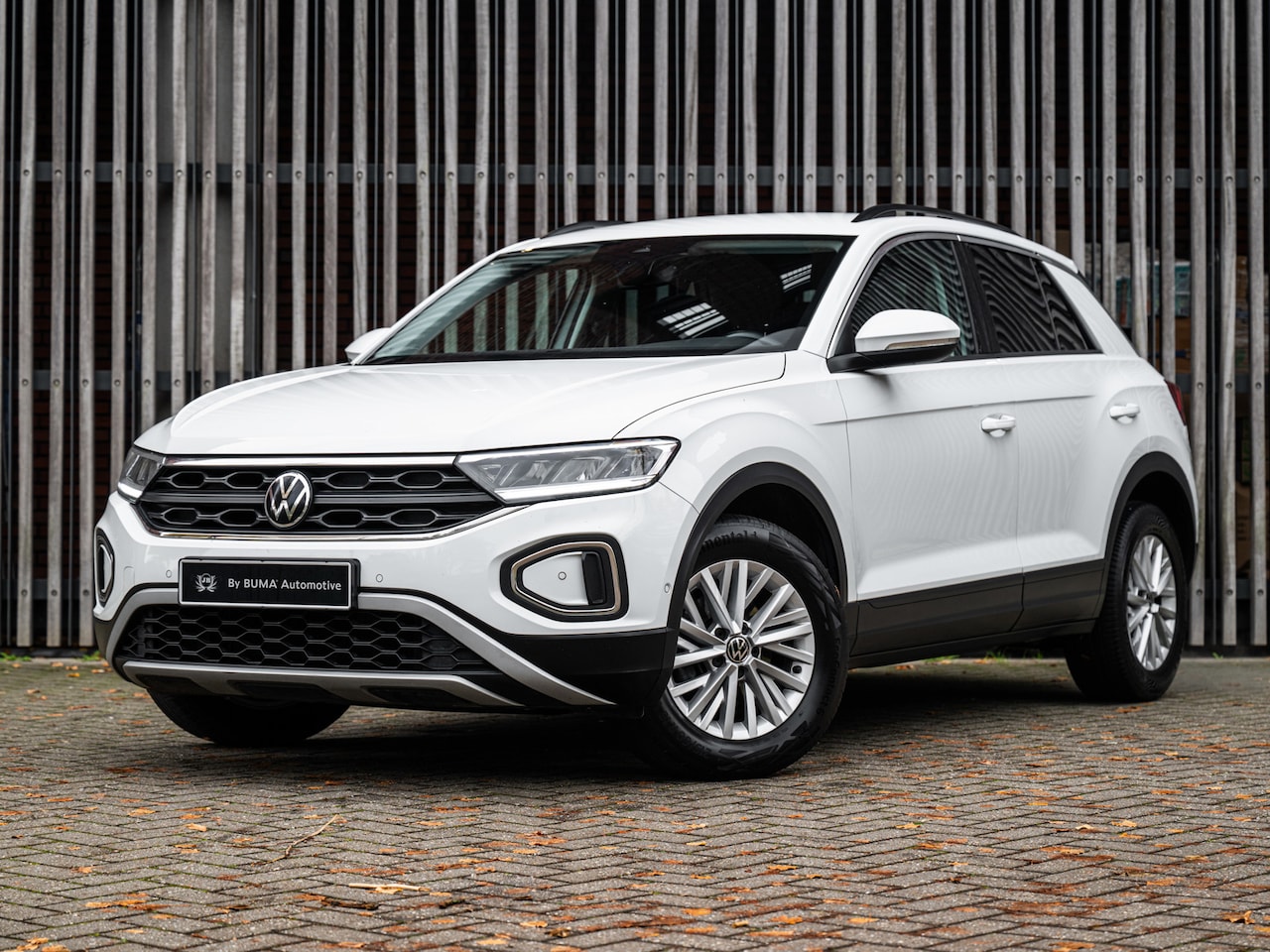 Volkswagen T-Roc - 1.0 TSi 110pk H6 |EX BTW/BPM|LED|ClimateControl|Navi|ACC| - AutoWereld.nl