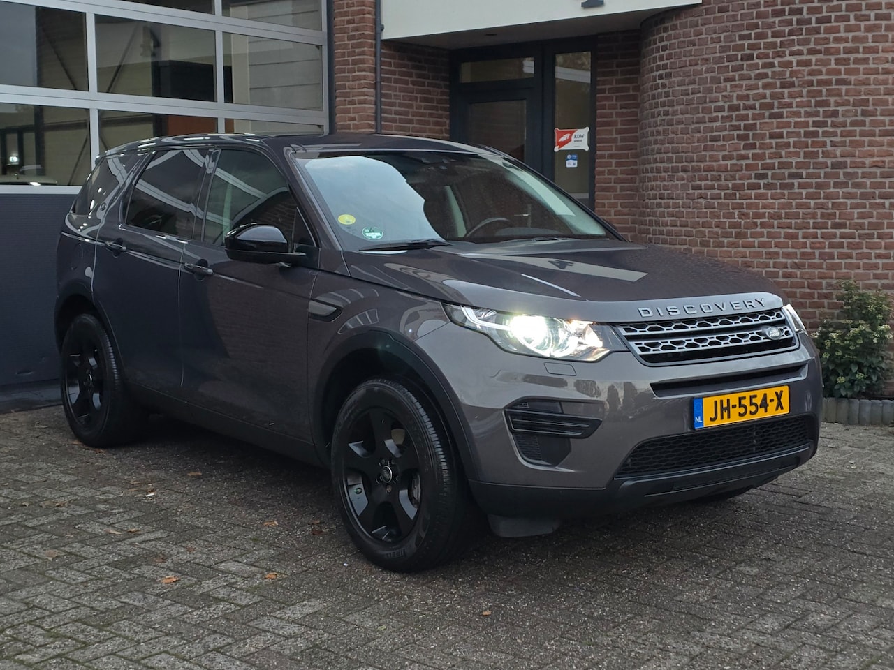 Land Rover Discovery Sport - 2.0 eD4 E-Capability SE 2.0 eD4 E-Capability SE - AutoWereld.nl