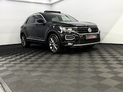 Volkswagen T-Roc - 1.5 TSI Sport Panoramadak, Camera, Virtual desk, Apple carplay, Leder, Elektrische achterk