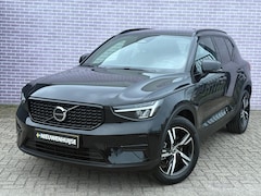 Volvo XC40 - 2.0 B4 Plus Dark | Trekhaak | 2.000KG Trekgewicht | Winterwielenset €995 | Harman Kardon A