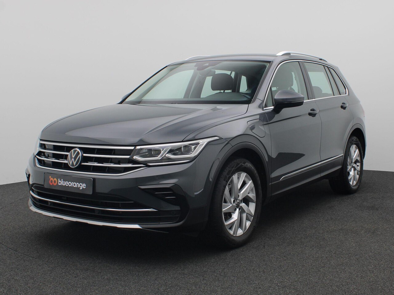 Volkswagen Tiguan - 1.4 TSI eHybrid Elegance 245PK DSG Trekhaak, Matrix LED Verlichting, Stoelverwarming, Acht - AutoWereld.nl
