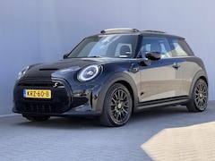MINI Electric - Cooper SE Electric Collection 33 kWh / Dealer onderhouden / Accu SoH 94 % / Panorama schui