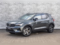 Volvo XC40 - 2.0 B4 Plus Dark | Trekhaak | Panoramadak | Harman Kardon Audio | Achteruitrijcamera | Par