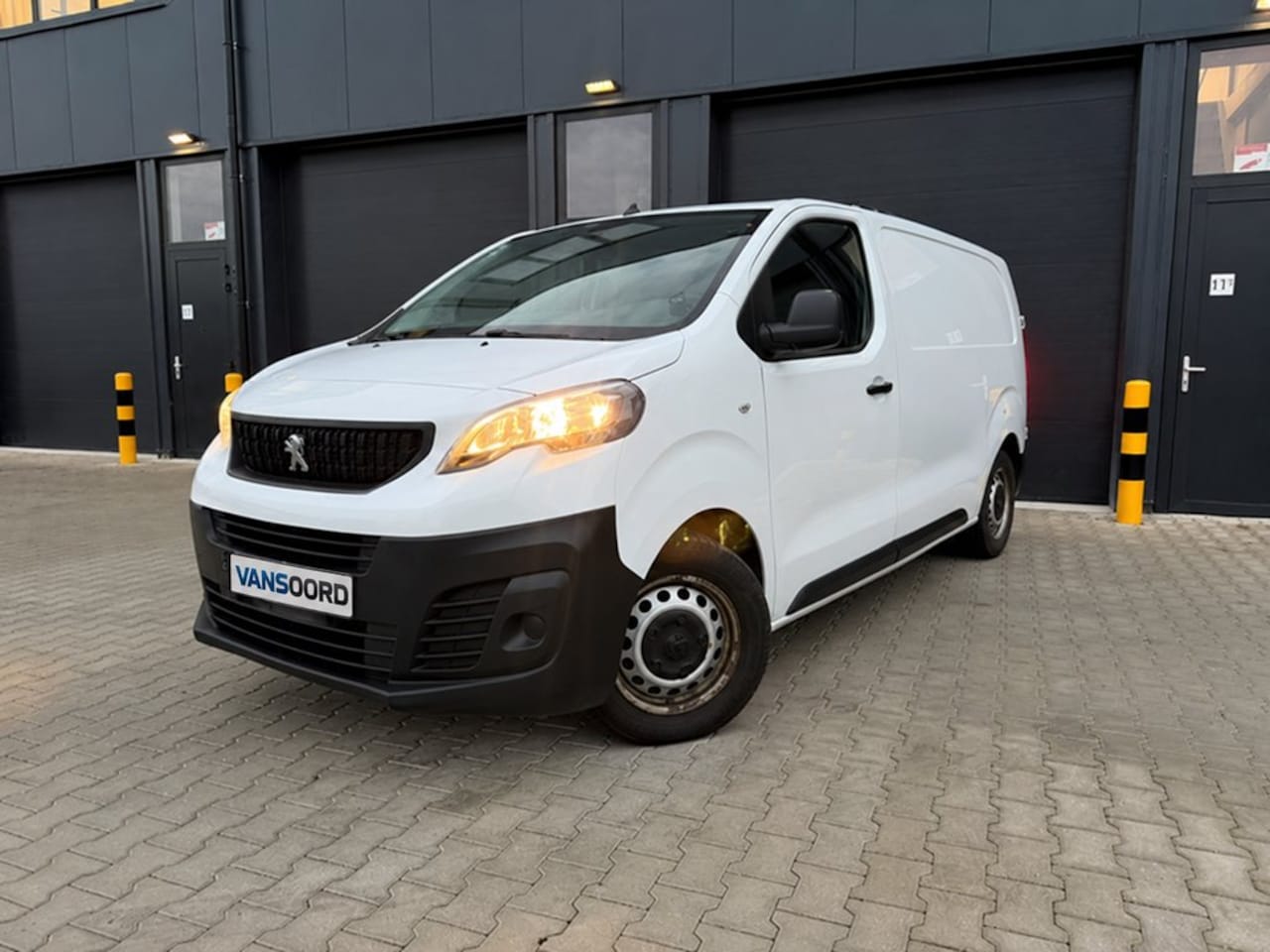 Peugeot Expert - 1.5 BlueHDI 100 L2 AIRCO / CRUISE / 2023! - AutoWereld.nl