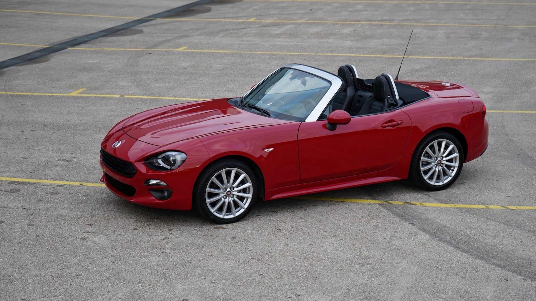 Fiat 124 Spider - 1.4 MultiAir Turbo Lusso 1.4 MultiAir Turbo Lusso - AutoWereld.nl