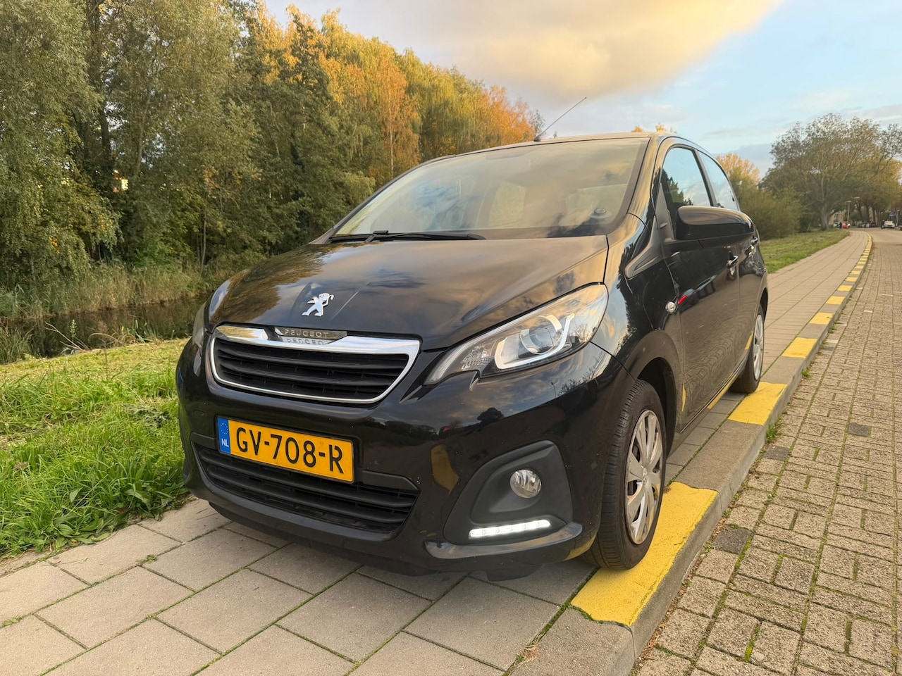 Peugeot 108 - 1.0 e-VTi Active 1.0 e-VTi Active - AutoWereld.nl