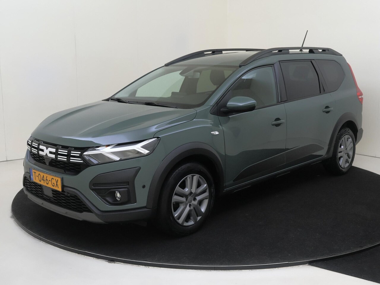 Dacia Jogger - 1.0 TCe 110 Expression 5p. | Airco | Carplay | Bluetooth | - AutoWereld.nl