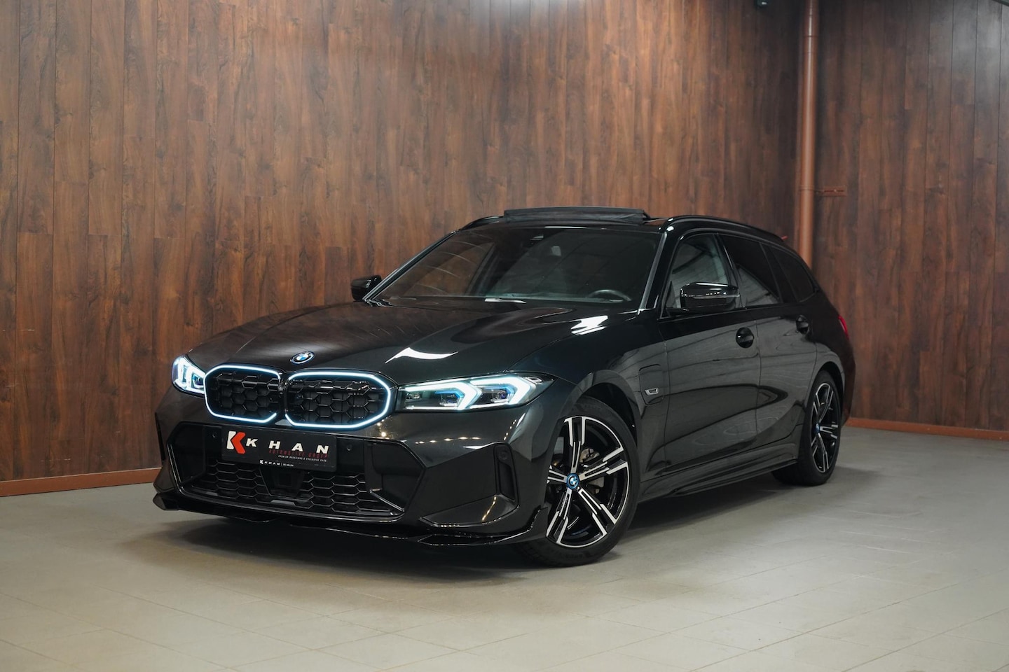 BMW 3-serie Touring - 330e xDrive M Sport|PANO|Sportstoelen|HUD|ACC - AutoWereld.nl