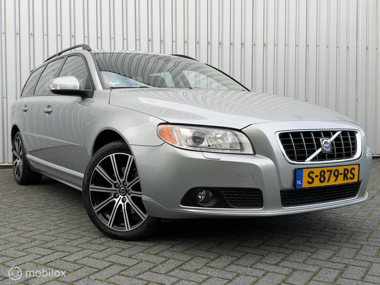 Volvo V70 - 2.5T Momentum | 200pk | 46dkm | Youngtimer | 01/2008 | 2e eigenaar | Dealer onderhouden | - AutoWereld.nl