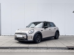 MINI 5-Deurs - 1.5 Cooper Camden Plus Edition 16 Inch / Comfort Acces / Stuur & Stoel verwarming / Glazen