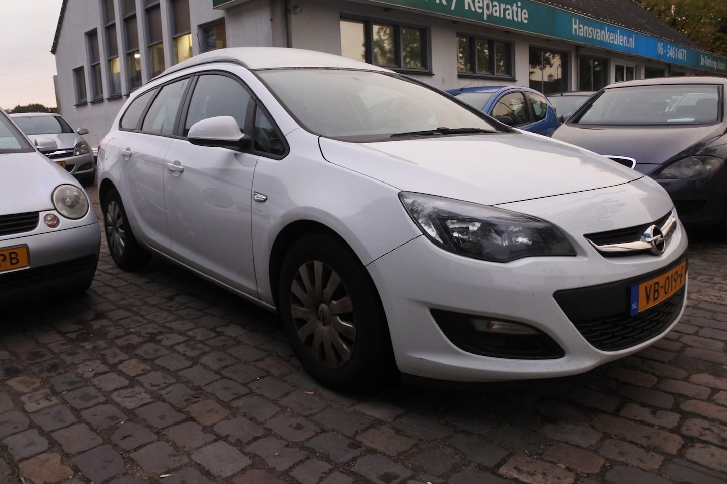 Opel Astra Sports Tourer - 1.3 CDTi Edition apk 12-8-2027 lage olie druk motor start nog wel - AutoWereld.nl