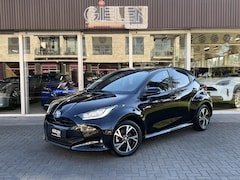 Toyota Yaris - 1.5 Hybrid 116 Dynamic Plus | Stoel + Stuurverwarming, Lichtmetalen velgen, Parkeercamera,