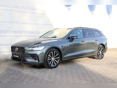 Volvo V60 - T8 Plug-in hybrid AWD Ultra Dark | Panoramadak | Trekhaak | Premium audio by Harman Kardon