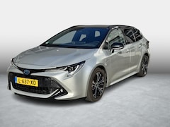 Toyota Corolla Touring Sports - 1.8 Hybrid Dynamic two-tone, trekhaak, all weather banden, achteruitrijcamera, navigatie,