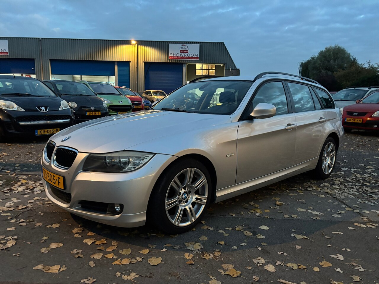BMW 3-serie Touring - 318i 318i - AutoWereld.nl