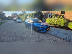 Ford Focus Wagon - 1.5 EcoBoost ST Line Business