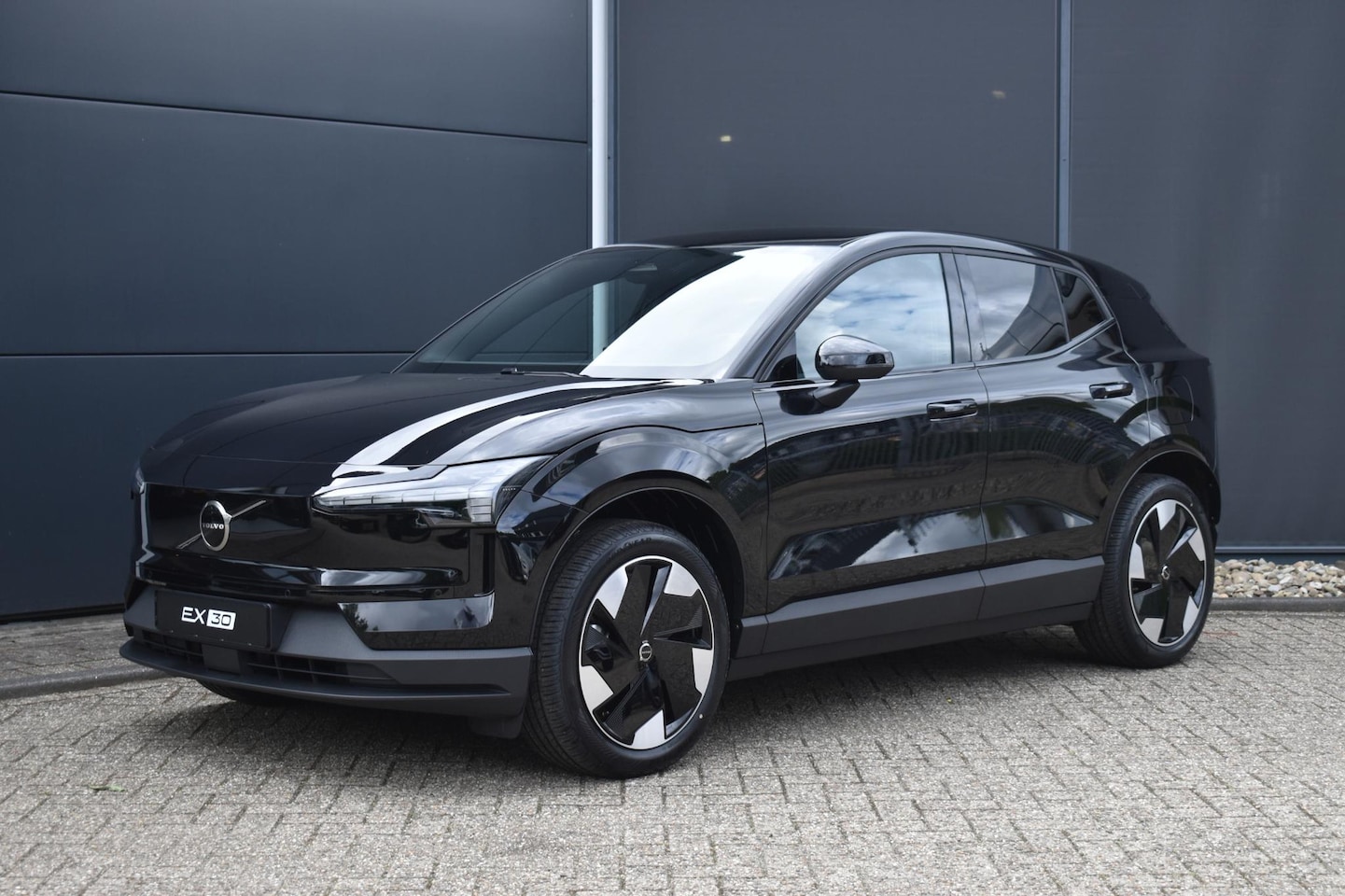 Volvo EX30 - P5 Long Range Plus Europa 69 kWh | DEMO DEAL! | Harman Kardon Soundbar | Google Navigatie - AutoWereld.nl