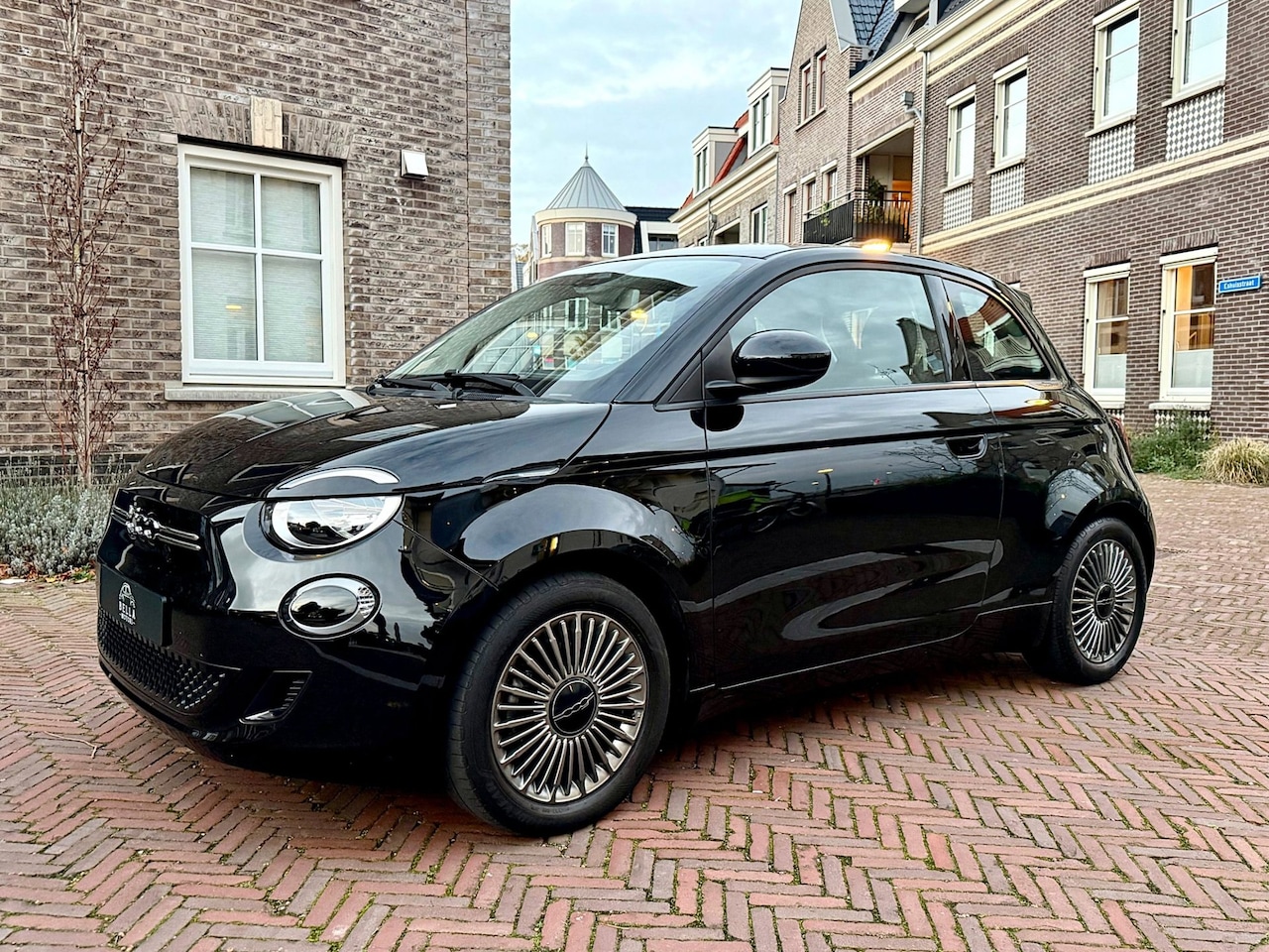 Fiat 500e - Icon 42 kWh | SOH 94,5% | RIJKLAARPRIJS | Achteruitrijcamera | Apple CarPlay | Stoelverwar - AutoWereld.nl