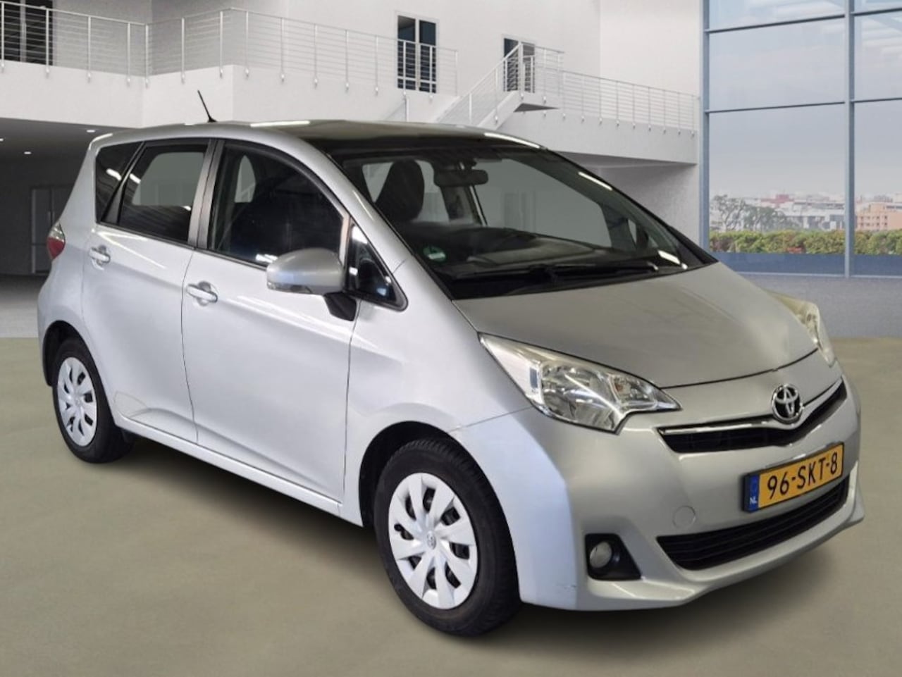 Toyota Verso S - 1.3 VVT-i Aspiration Automaat Pano NL-auto +NAP - AutoWereld.nl