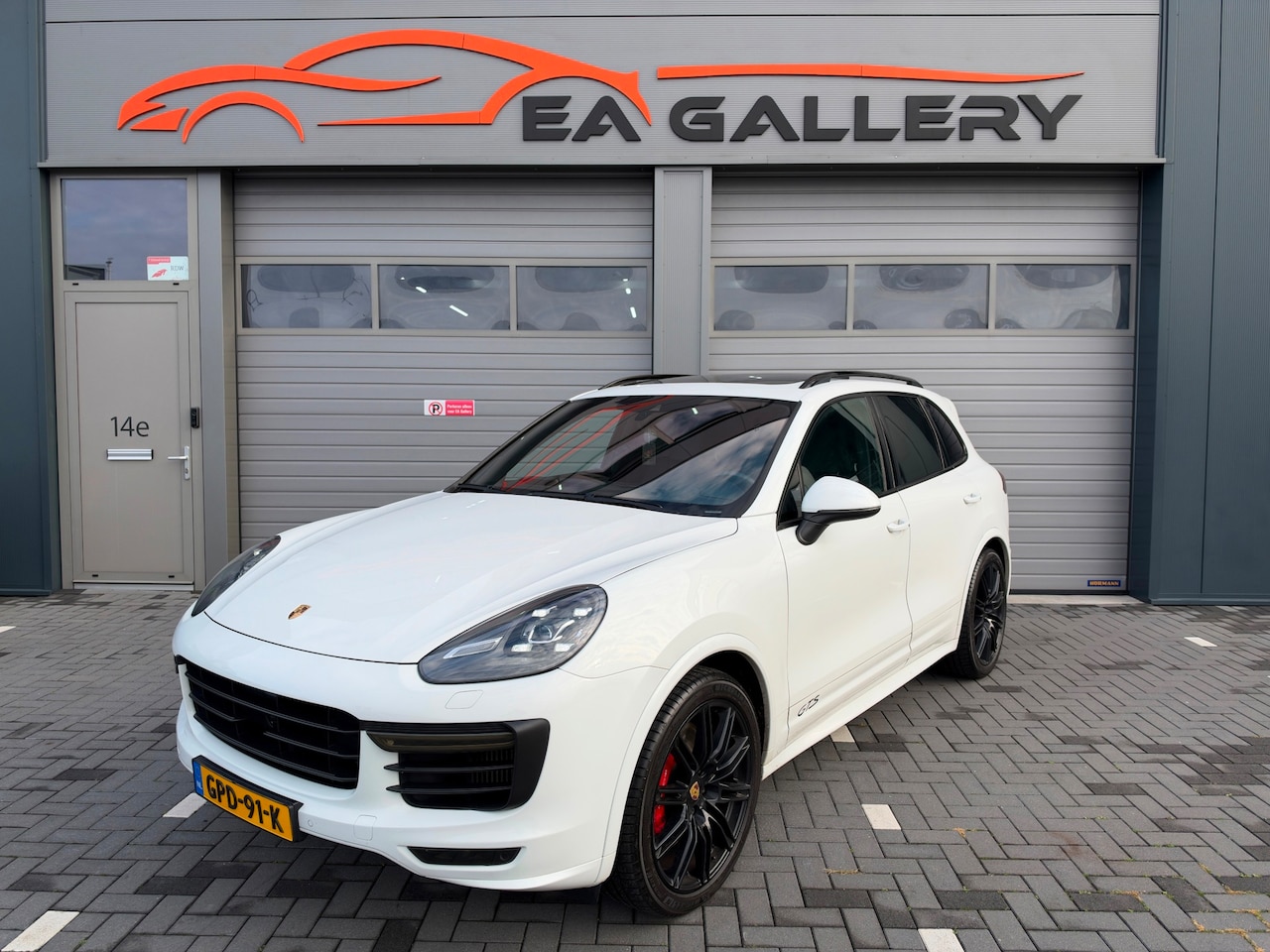 Porsche Cayenne - 3.6 GTS V6 441PK PANO LEDER CAMERA BOMVOL - AutoWereld.nl