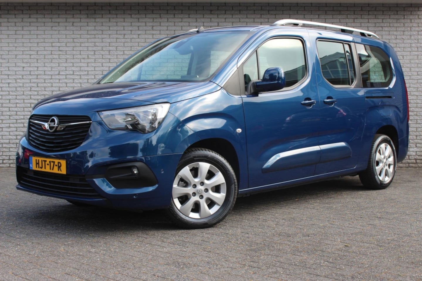 Opel Combo Life - | Rolstoel | Automaat | Camera | Cruise | Stoelverwarming | NAVI | Parkeersensoren | Drie - AutoWereld.nl