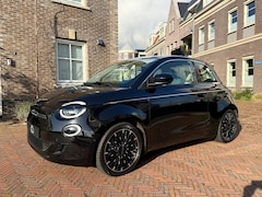 Fiat 500e - La Prima 42 kWh | SOH 94, 5% | RIJKLAARPRIJS | Panoramadak | 360° Camera | Adaptive Cruise