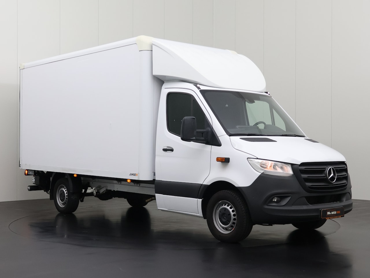 Mercedes-Benz Sprinter - 317CDI Bakwagen+Laadklep | Dakspoiler | Navigatie | Camera | Multimedia | 3-Zits - AutoWereld.nl
