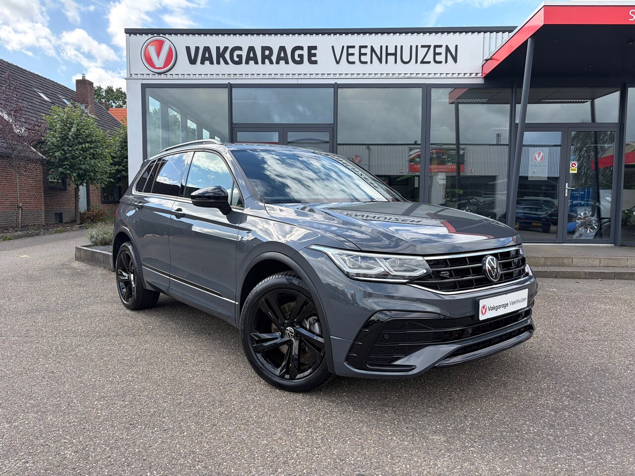 Volkswagen Tiguan - 1.4 TSI eHybrid R-Line Business+ Black Style|Rijklaar prijs|Elek. trekhaak|Camera|Carplay| - AutoWereld.nl