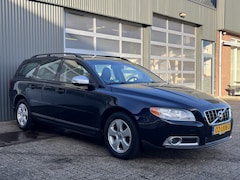 Volvo V70 - 2.0D Limited Edition Airco Cruise controle Trekhaak Leder Navigatiesysteem Stuurwielbedien