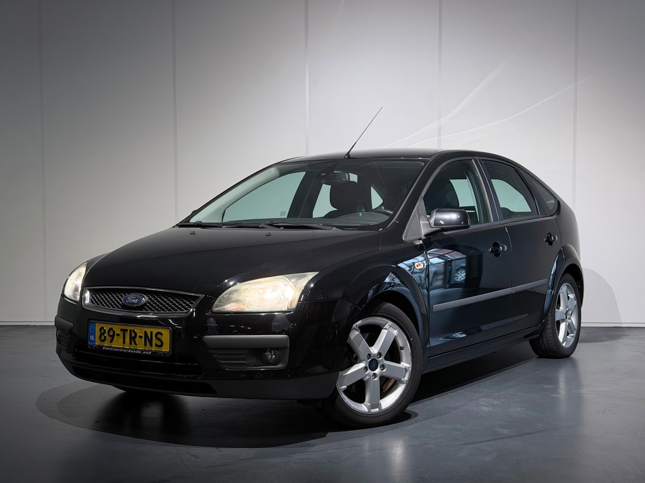 Ford Focus - 2.0-16V Rally Edition /Airco/Cruise/PDC/Elek.Pakket/LMV/Trekhaak - AutoWereld.nl