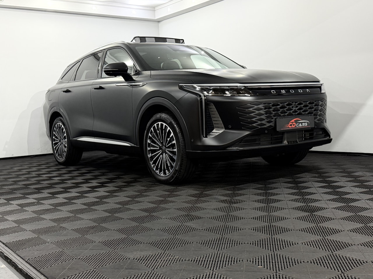 Omoda 9 - 1.5T-GDi SHS-P Black Edition Awd 5p 538 PK, Panoramadak, 360 Camera, Navi, Head-up display - AutoWereld.nl