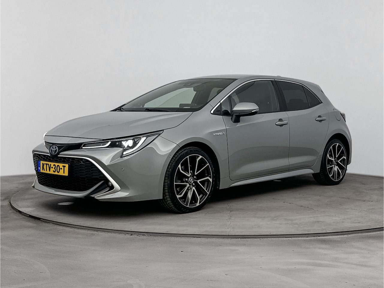 Toyota Corolla - 2.0 Hybrid Executive Limited | Parkeersensoren V+A | JBL-Audio | Stuur-Stoelverwarming | - AutoWereld.nl