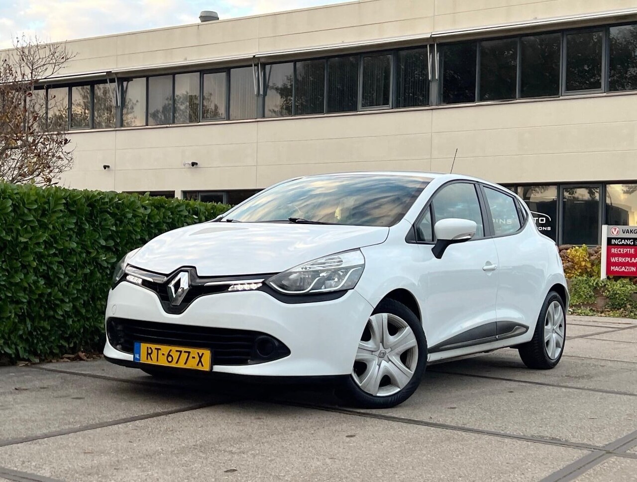 Renault Clio - 1.2 Night & Day |STOELVERWARMING|CRUISE|NAVI|AIRCO|NAP|APK TOT 03.04.2027| 19798 - AutoWereld.nl