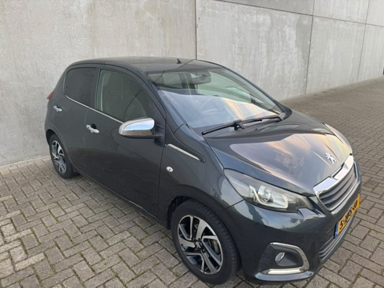Peugeot 108 - 1.0 e-VTi Première 1.0 e-VTi Première - AutoWereld.nl