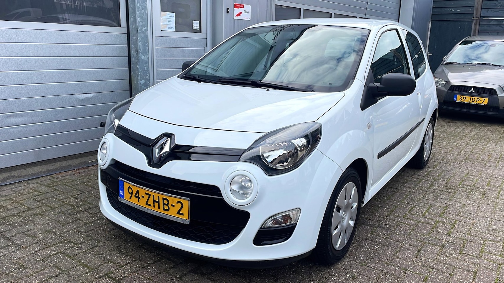 Renault Twingo - 1.2 16V Authentiqu-New Dis,riem-APK 9-11-2027 - AutoWereld.nl